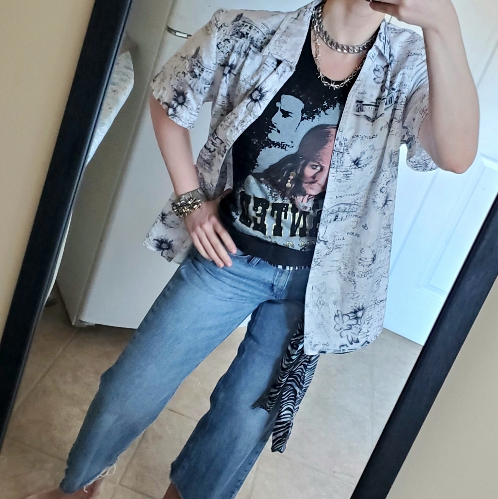 Disney Captain Jack Sparrow "WANTED dead or alive" Pirate T-shirt Top - Picture 7 of 16